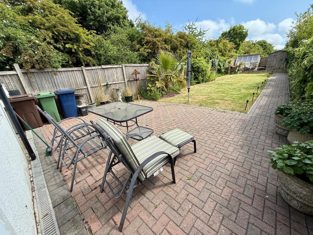 Lot: 119 - SEMI-DETACHED HOUSE IN NEED OF STRUCTURAL REPAIR - Garden to rear